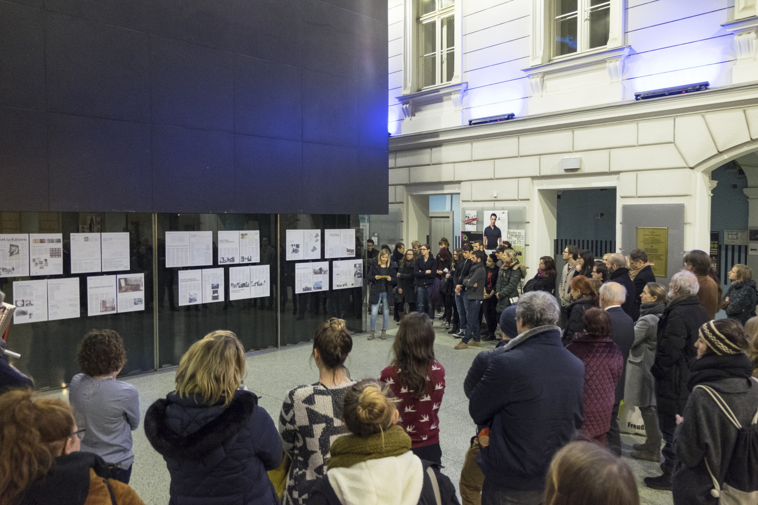 Wandzeitung im Foyer | Foto: Emilian Hinteregger